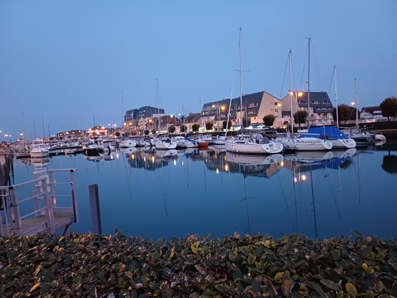 Apartmán Le 501 F2 De Plain-Pied Avec Terrasse Courseulles-sur-Mer Exteriér fotografie